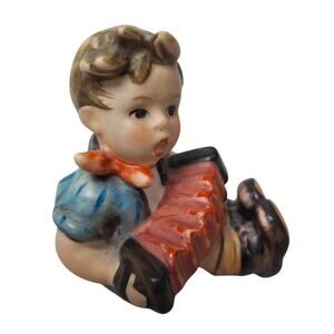 Vintage 1988 Hummel Goebel #110/0 Boy w Accordian Collectible Ceramic Figurine